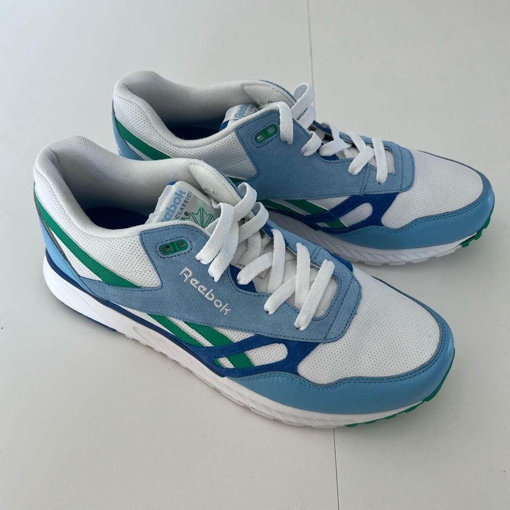 NWOB Reebok Classic White, Blue & Green‎ Lace Up Sneakers Women’s Size 11